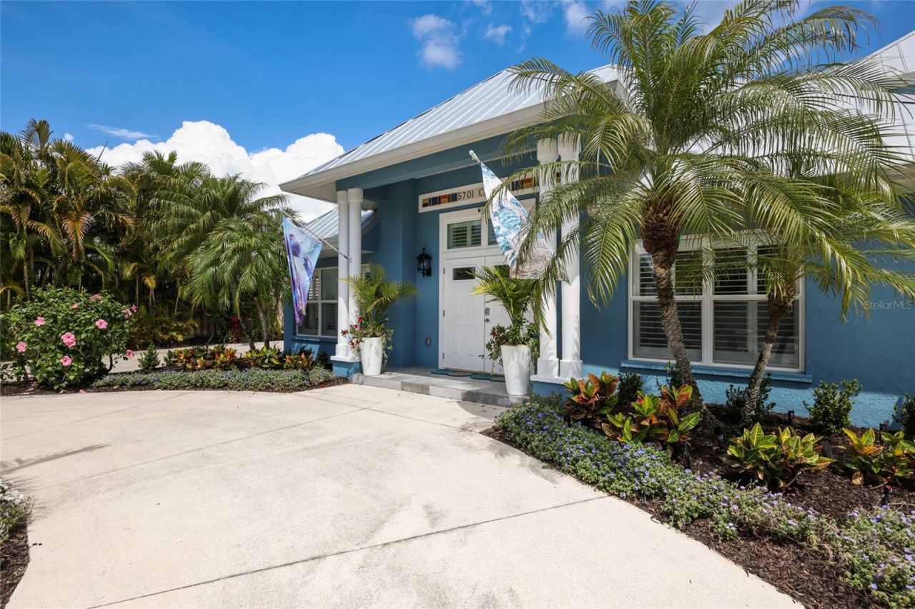 5701 Carissa Street, Holmes Beach, FL 34217 Photo