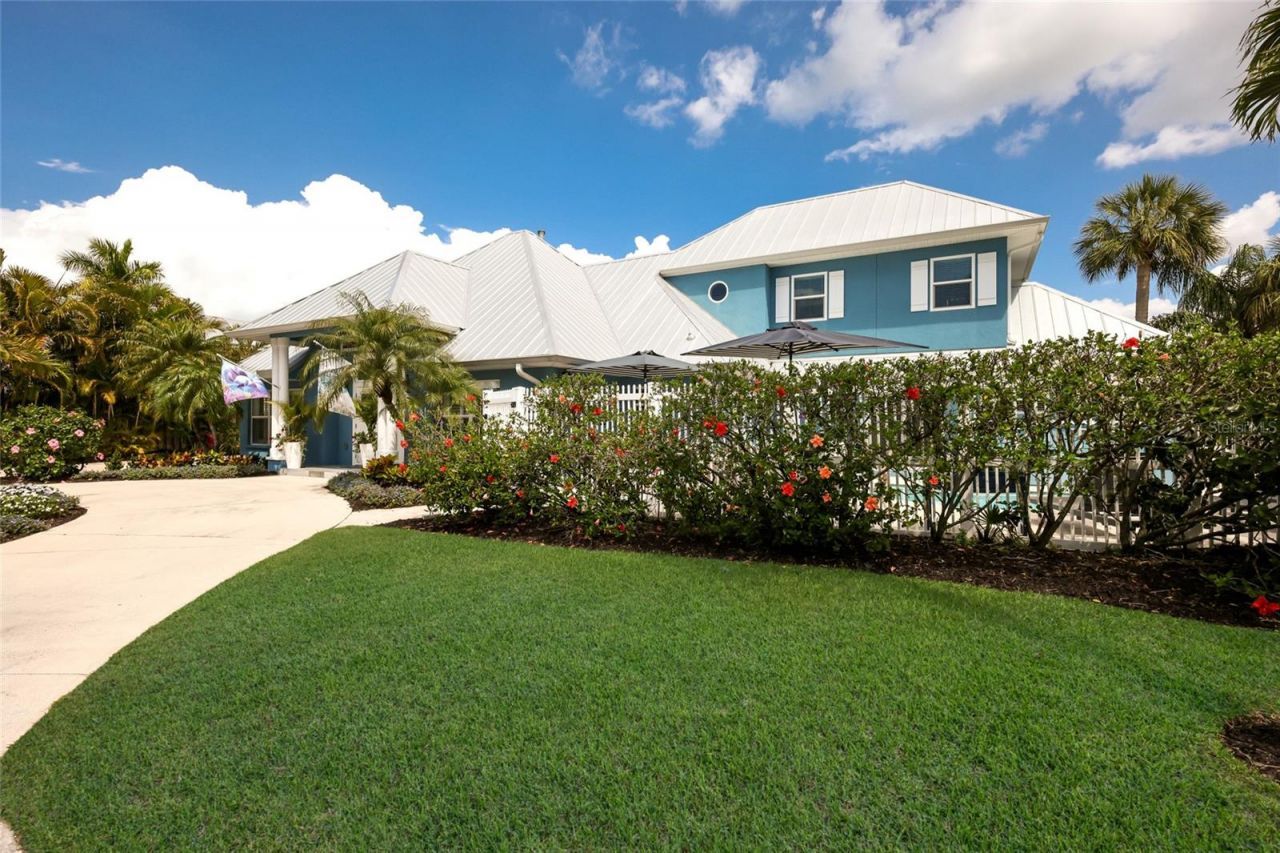 5701 Carissa Street, Holmes Beach, FL 34217 Photo