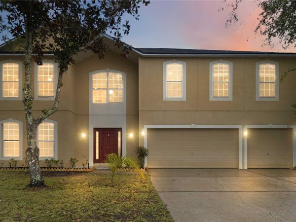 121 FESTIVE COURT , CHULUOTA, FL 32766