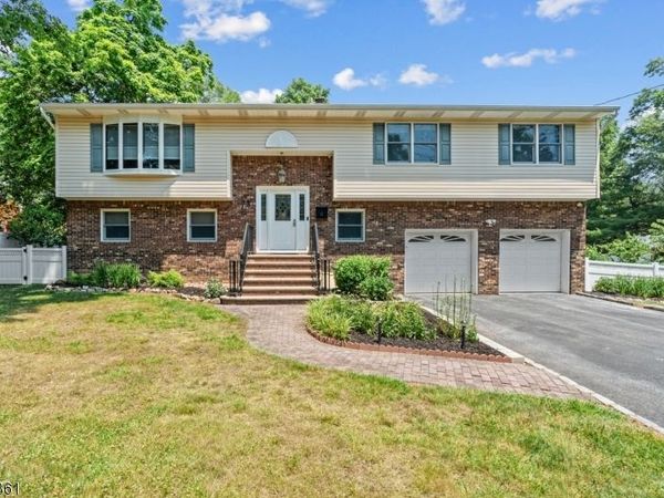 73 E Mcclellan Ave, Livingston, NJ 07039