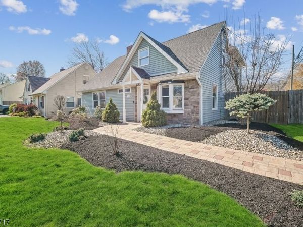 126 Greenbrook Rd, Green Brook, NJ 08812