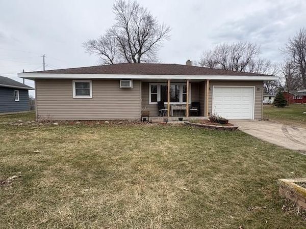 300 6th Street W, Hector, MN 55342