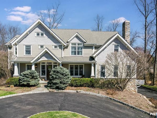 506 Julie Court, WYCKOFF, NJ 07481