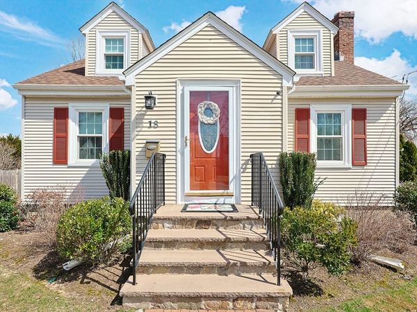 18 Circle Dr, Framingham, MA 01702
