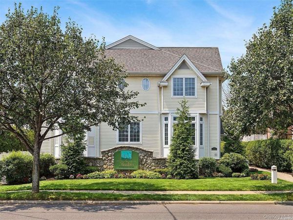 106 Morris Avenue , Unit 7, Rockville Centre, NY 11570