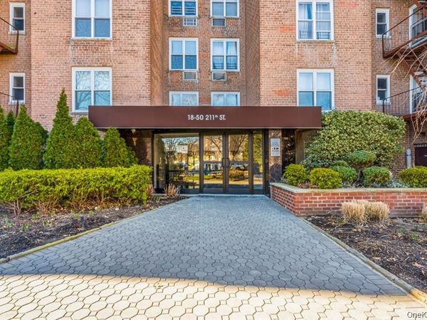 18-50 211th Street , Unit 1B, Bayside, NY 11360