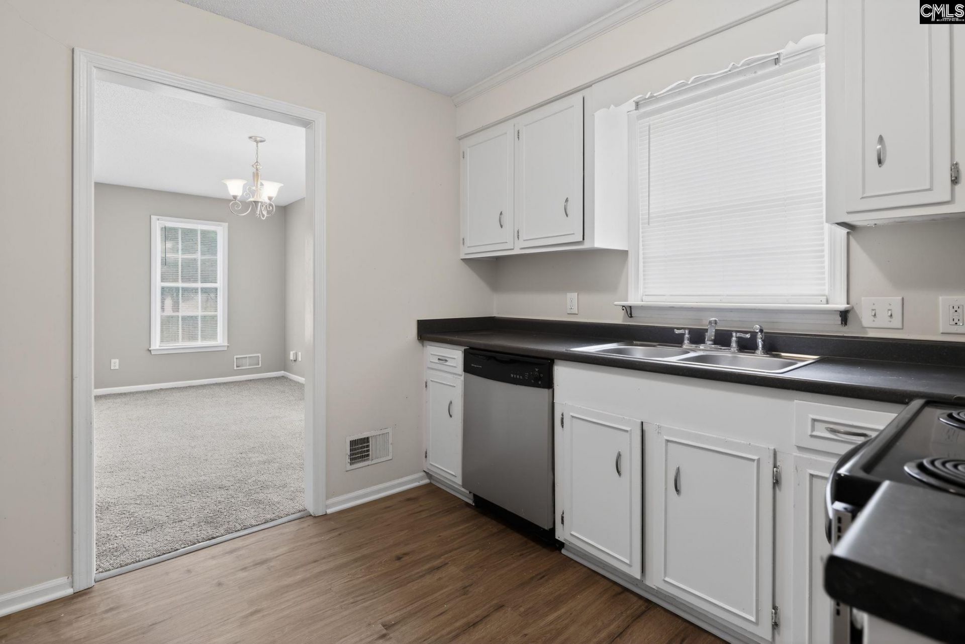 305 Wharfsdale Road Photo 12