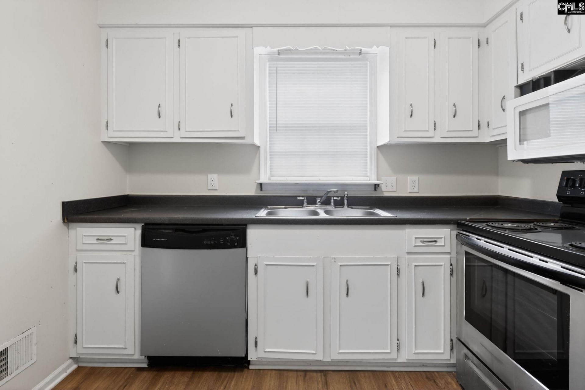 305 Wharfsdale Road Photo 17