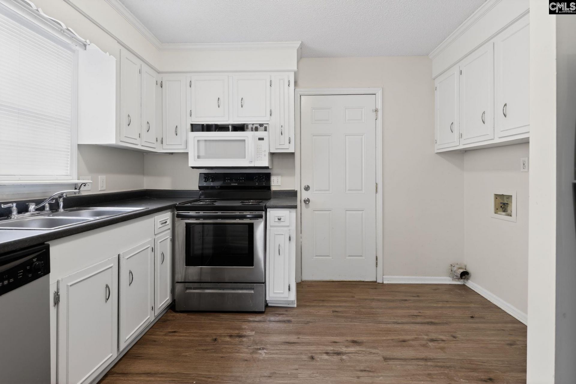 305 Wharfsdale Road Photo 18