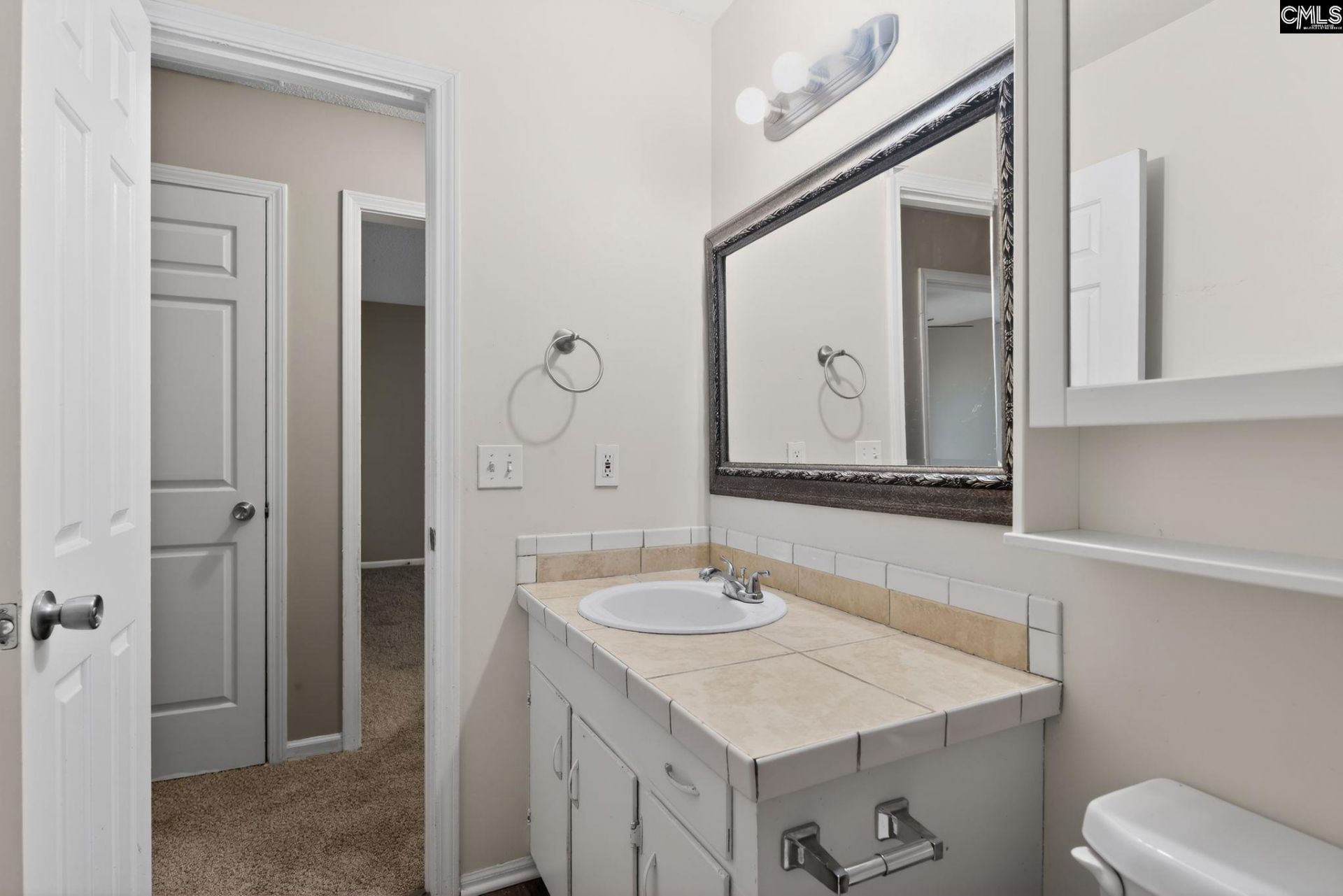 305 Wharfsdale Road Photo 32