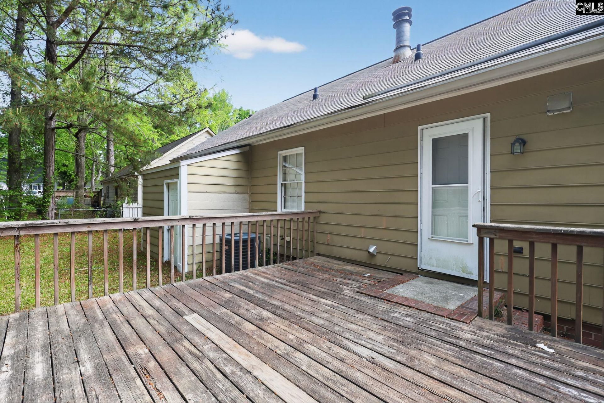 305 Wharfsdale Road Photo 8