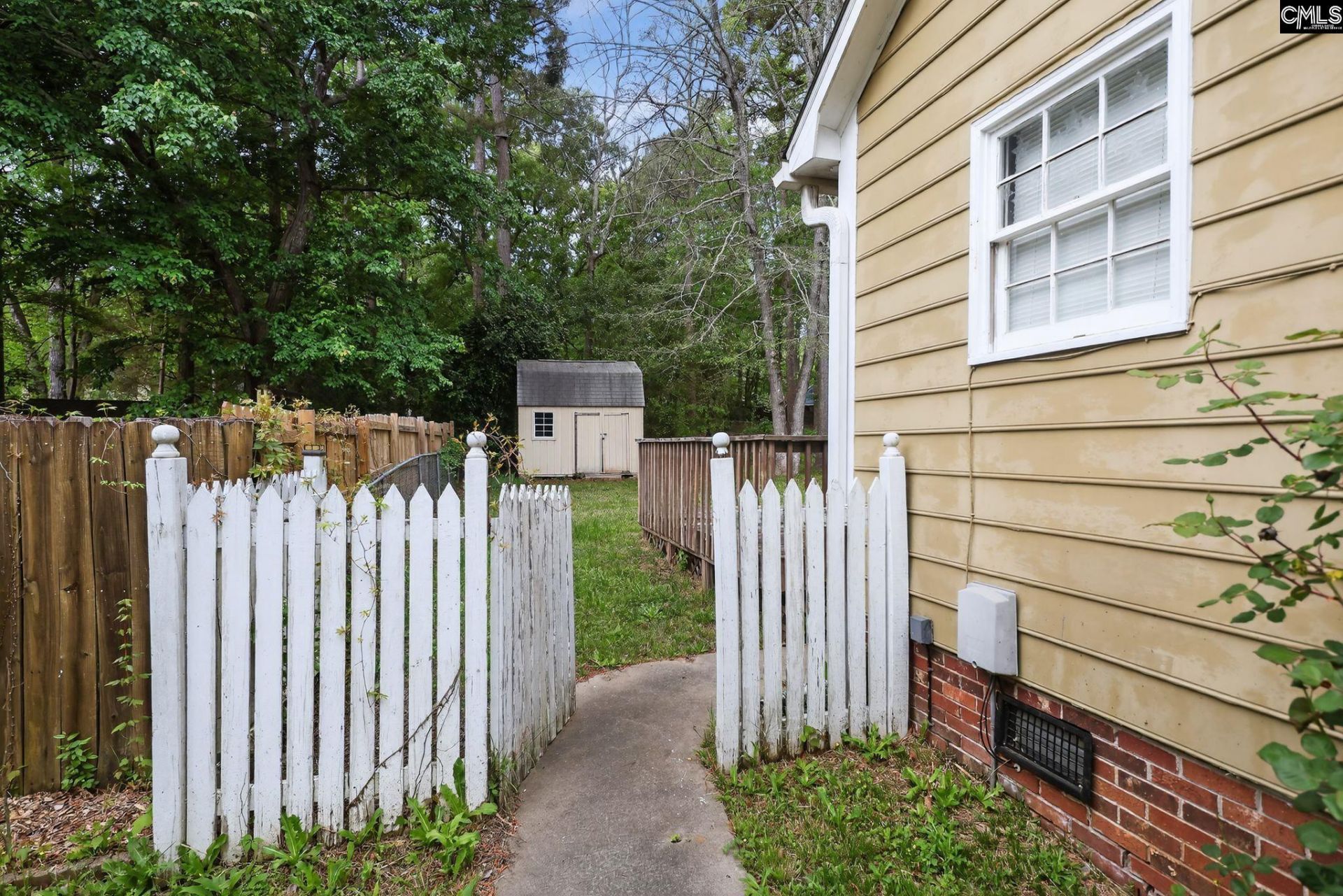 305 Wharfsdale Road Photo 9