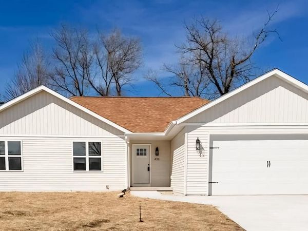 426 VILLAGE LANE, Ripon, WI 54971