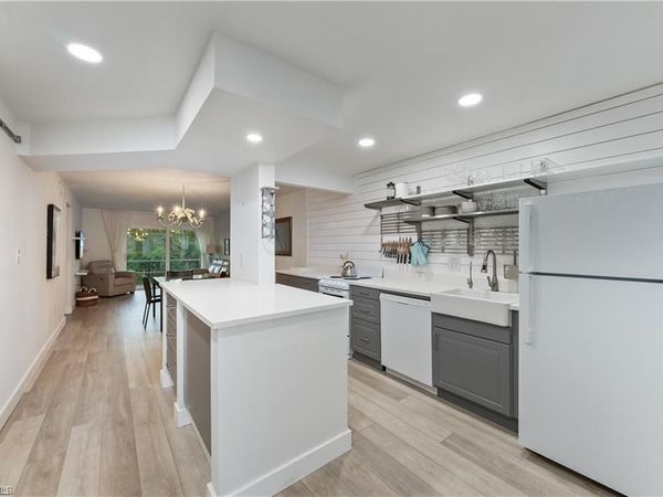 72 7th ST S, Unit 310, NAPLES, FL 34102