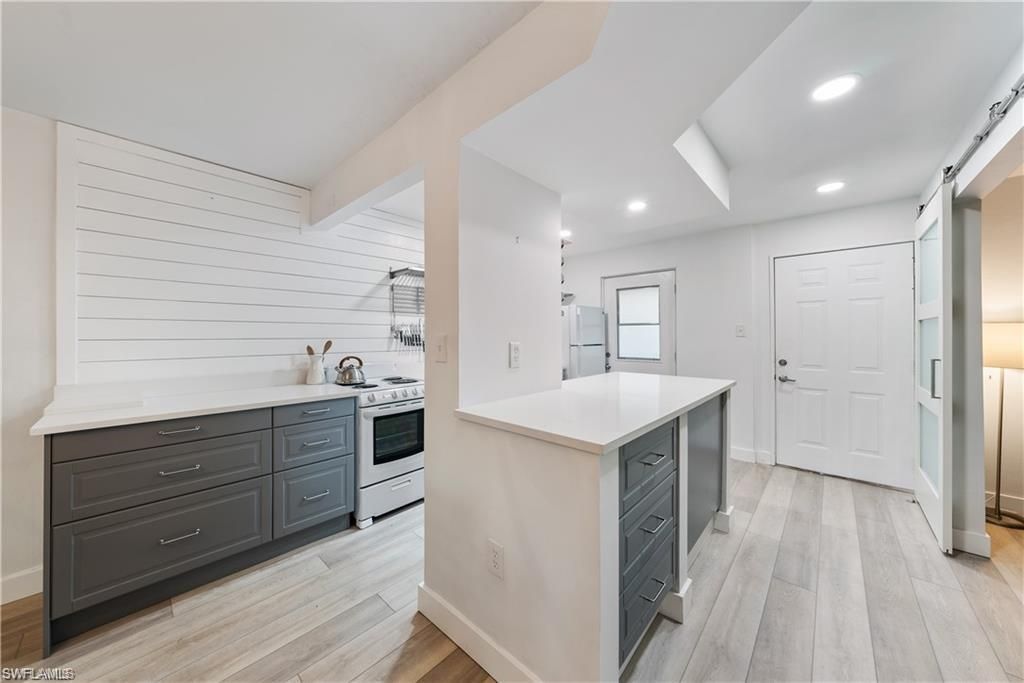 72 7th St S, Unit 310, Naples, FL 34102 Photo