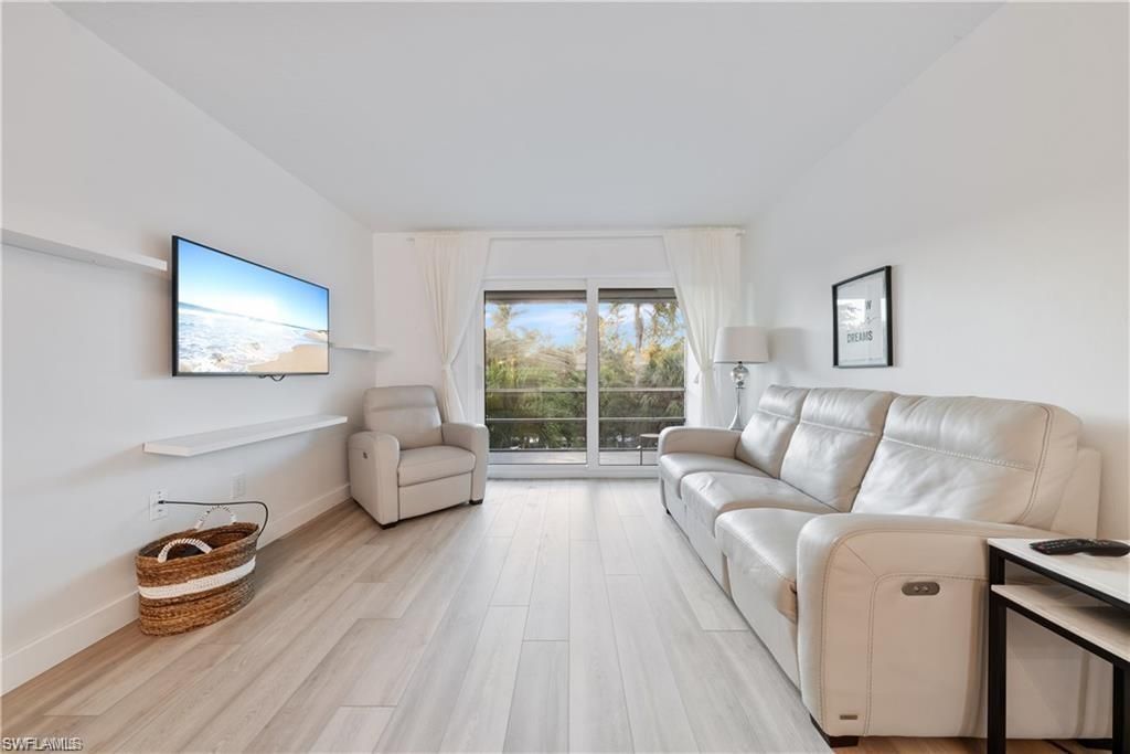 72 7th St S, Unit 310, Naples, FL 34102 Photo