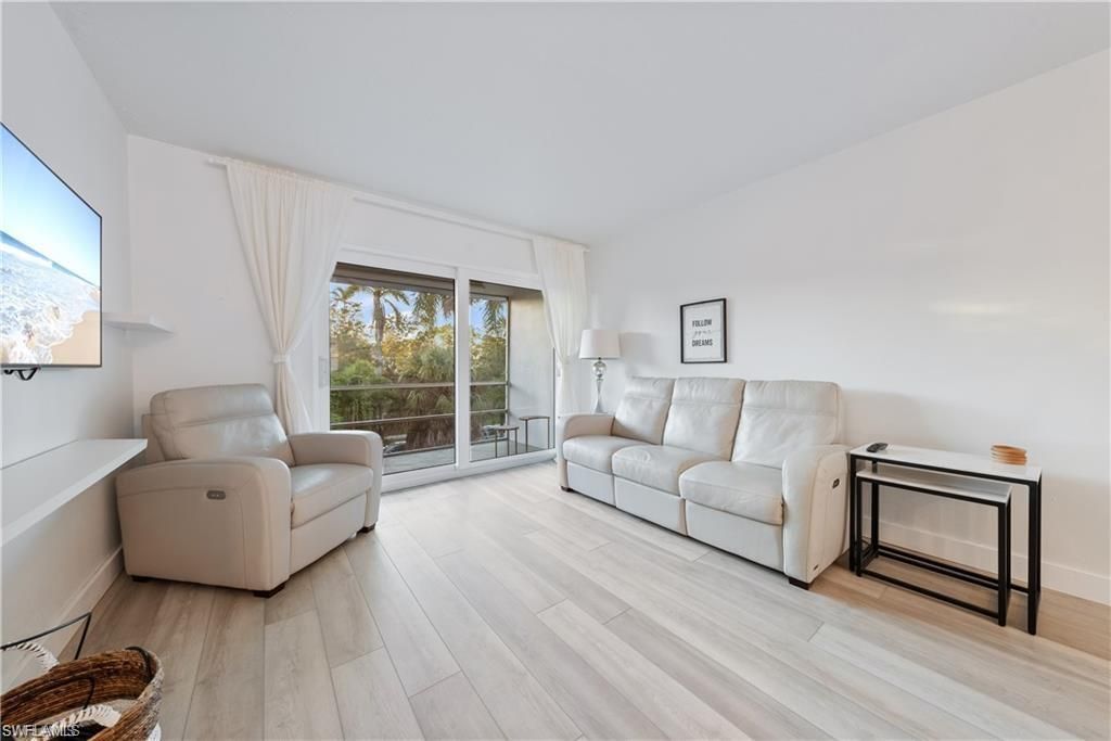 72 7th St S, Unit 310, Naples, FL 34102 Photo