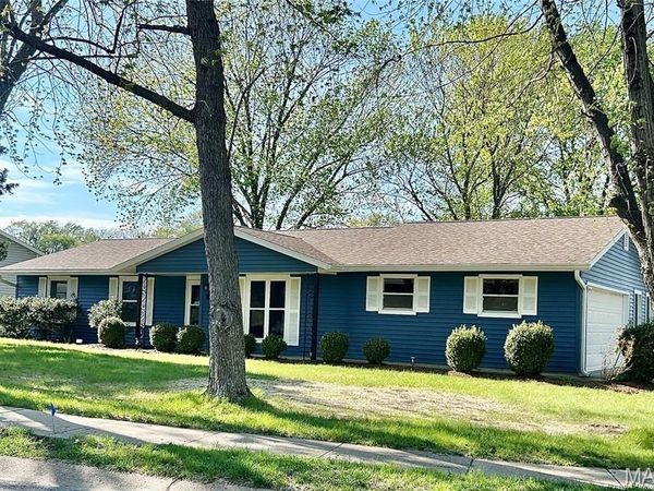 1329 S Wheaton Drive, St Charles, MO 63301