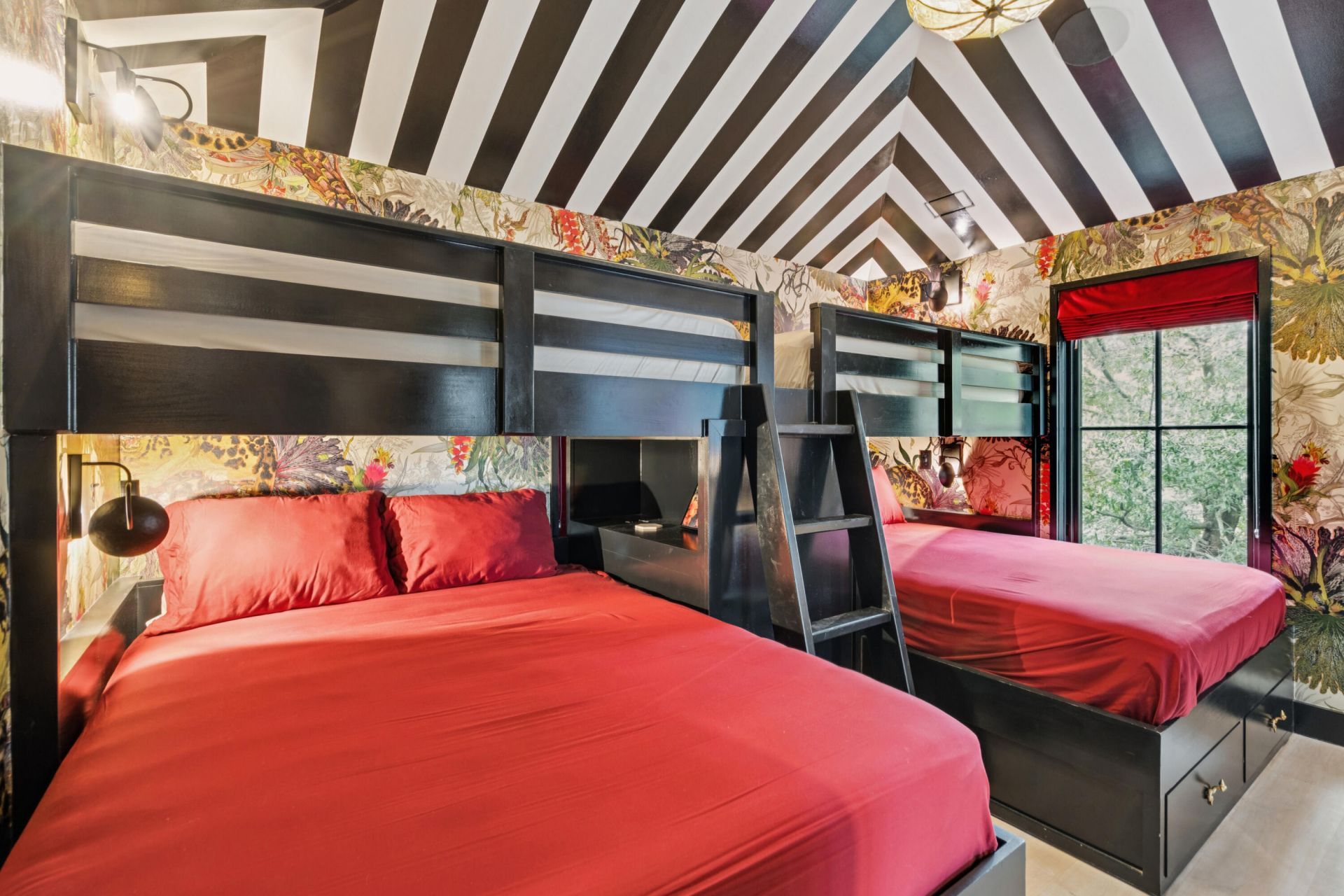 11 Pierates Cruz Photo 32