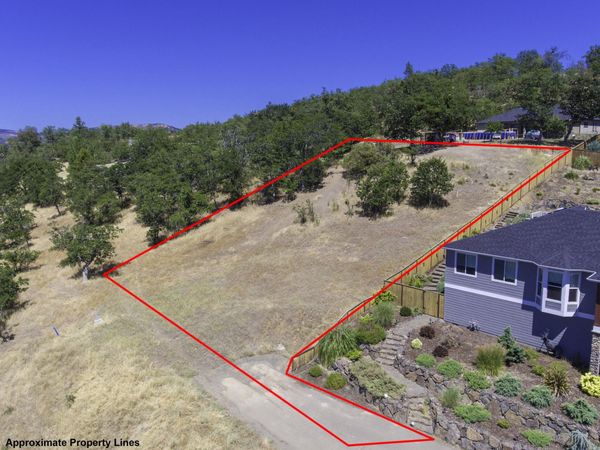 278 Cambridge Terrace, Eagle Point, OR 97524