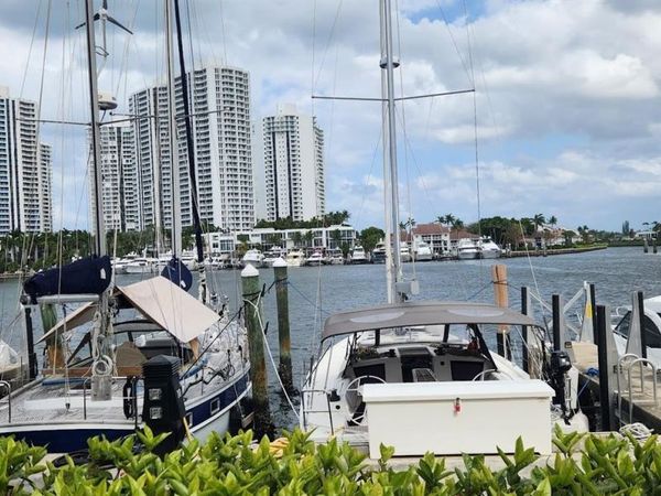 3545 Magellan Cir , Unit 352-5, Aventura, FL 33180