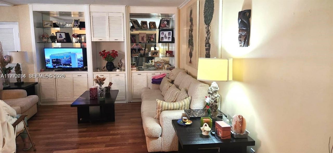 3545 Magellan Cir, Unit 352-5, Aventura, FL 33180 Photo