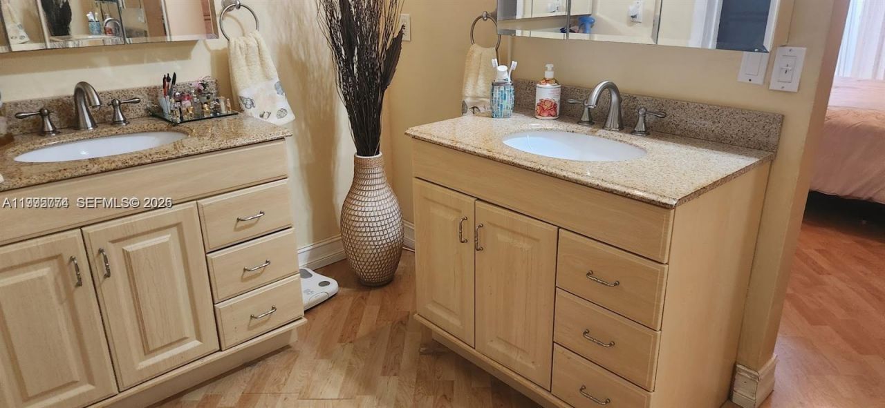 3545 Magellan Cir, Unit 352-5, Aventura, FL 33180 Photo