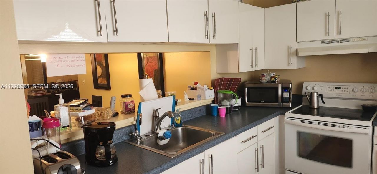 3545 Magellan Cir, Unit 352-5, Aventura, FL 33180 Photo