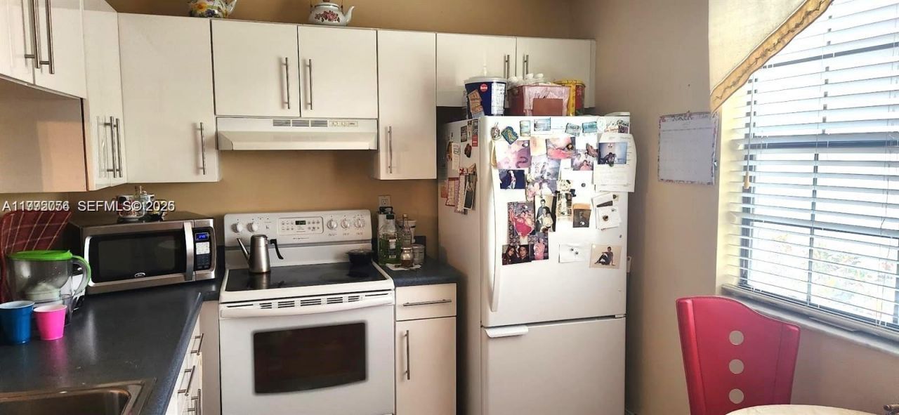 3545 Magellan Cir, Unit 352-5, Aventura, FL 33180 Photo