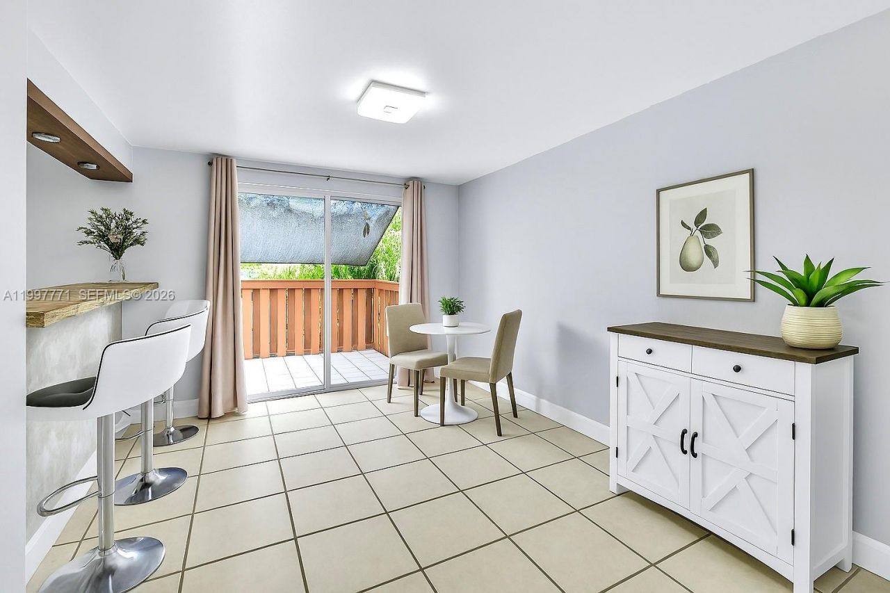 7130 Fairway Dr, Unit L26, Miami Lakes, FL 33014 Photo