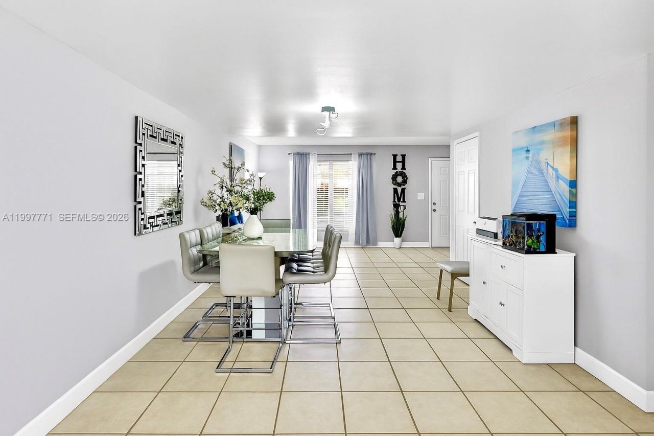 7130 Fairway Dr, Unit L26, Miami Lakes, FL 33014 Photo