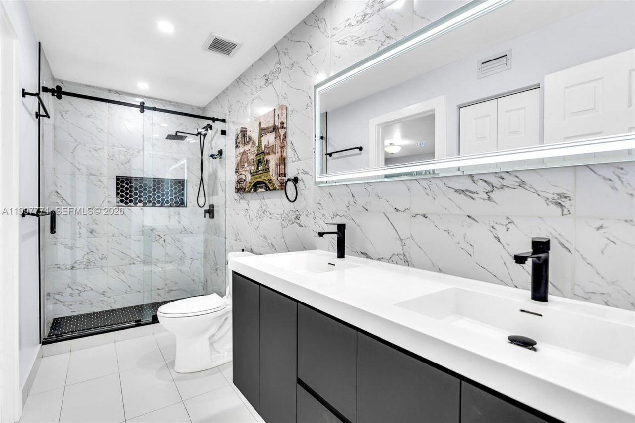 7130 Fairway Dr, Unit L26, Miami Lakes, FL 33014 Photo