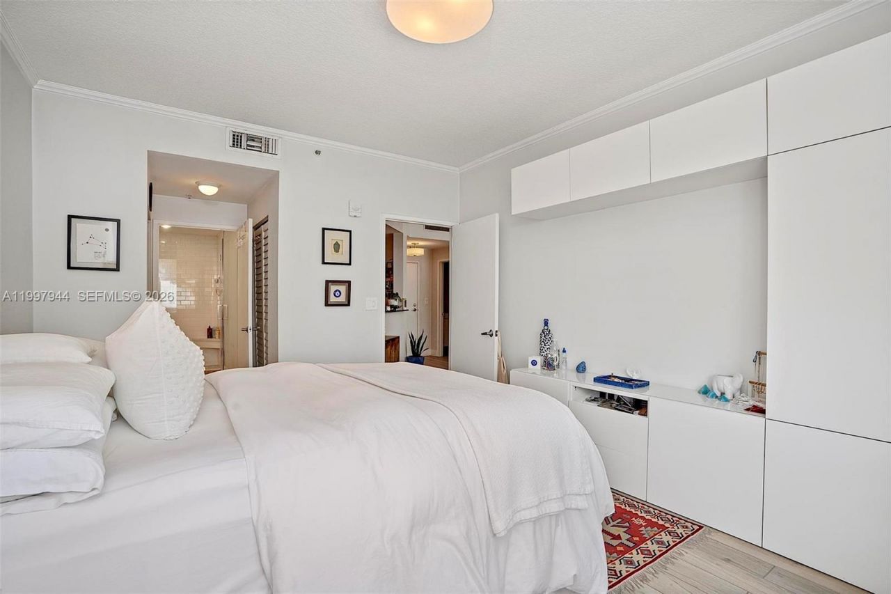 1 Century Ln, Unit 303, Miami Beach, FL 33139 Photo