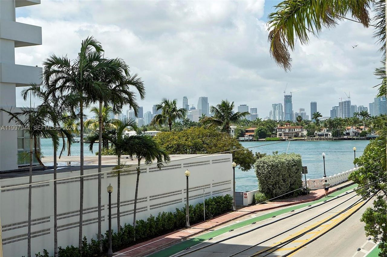 1 Century Ln, Unit 303, Miami Beach, FL 33139 Photo