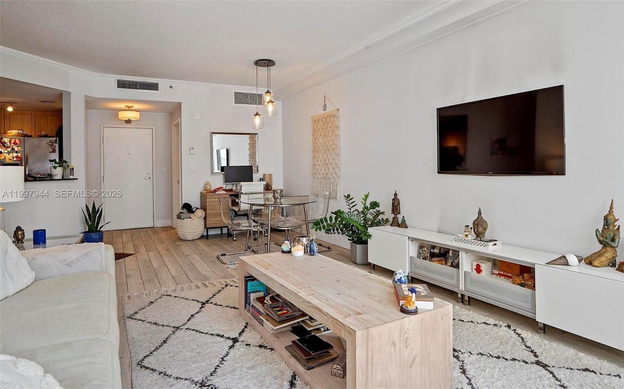 1 Century Ln, Unit 303, Miami Beach, FL 33139 Photo