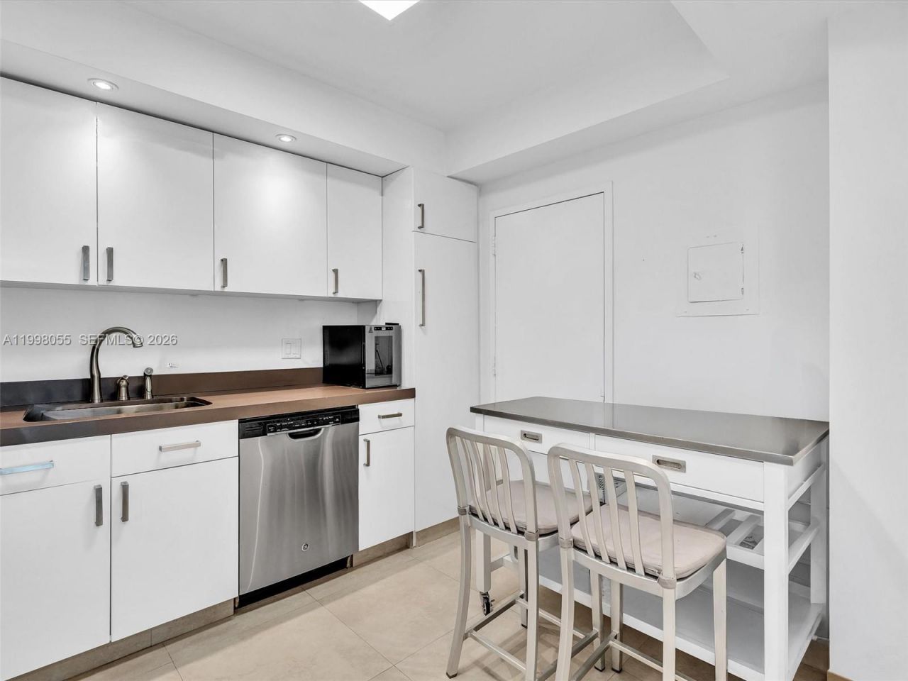 500 Bayview Dr, Unit 1132, Sunny Isles Beach, FL 33160 Photo