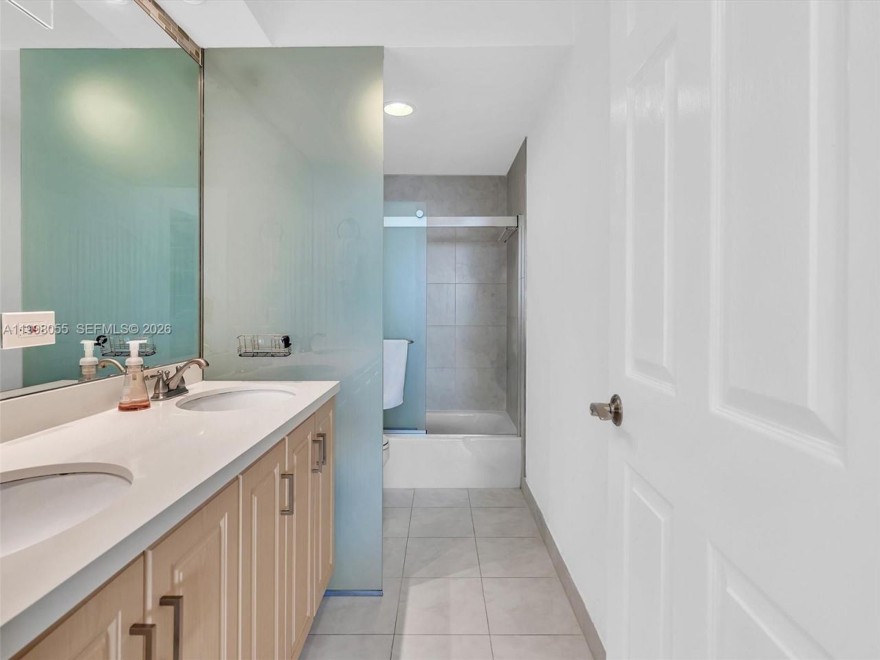 500 Bayview Dr, Unit 1132, Sunny Isles Beach, FL 33160 Photo