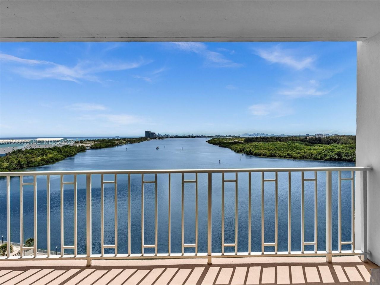 500 Bayview Dr, Unit 1132, Sunny Isles Beach, FL 33160 Photo