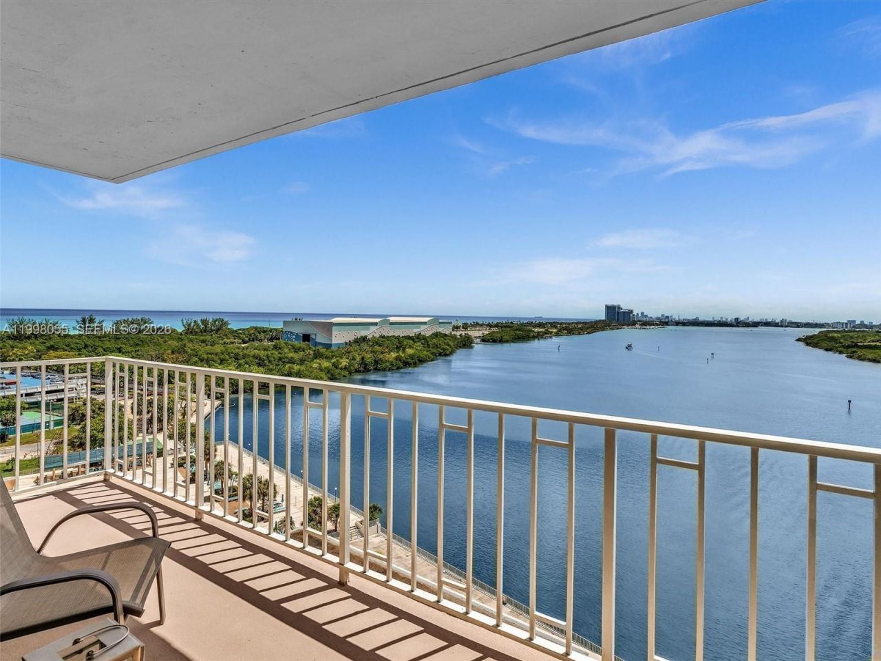 500 Bayview Dr, Unit 1132, Sunny Isles Beach, FL 33160 Photo