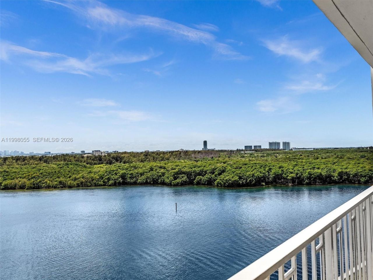 500 Bayview Dr, Unit 1132, Sunny Isles Beach, FL 33160 Photo