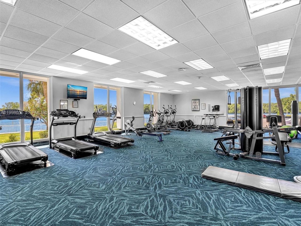 500 Bayview Dr, Unit 1132, Sunny Isles Beach, FL 33160 Photo