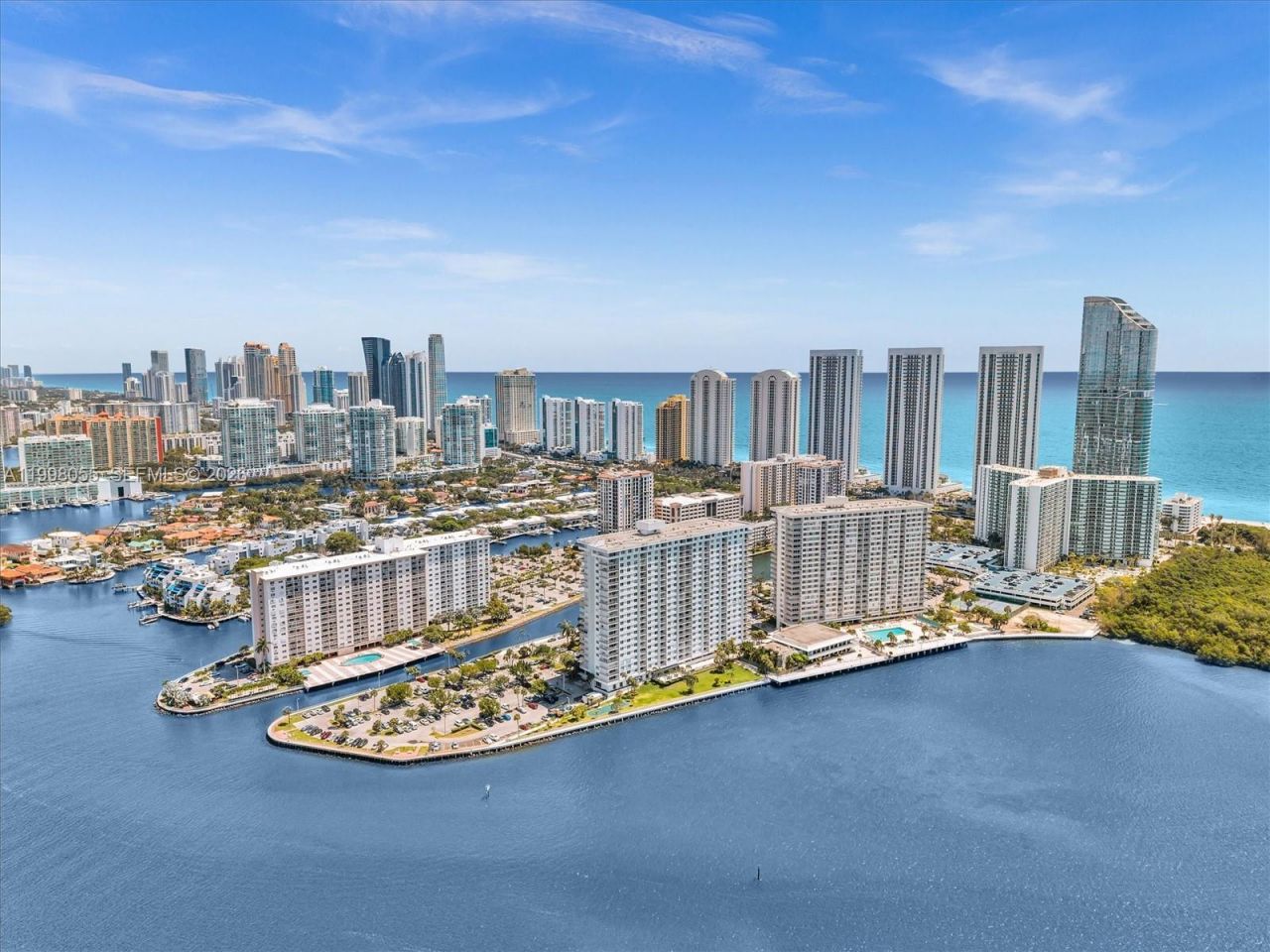 500 Bayview Dr, Unit 1132, Sunny Isles Beach, FL 33160 Photo