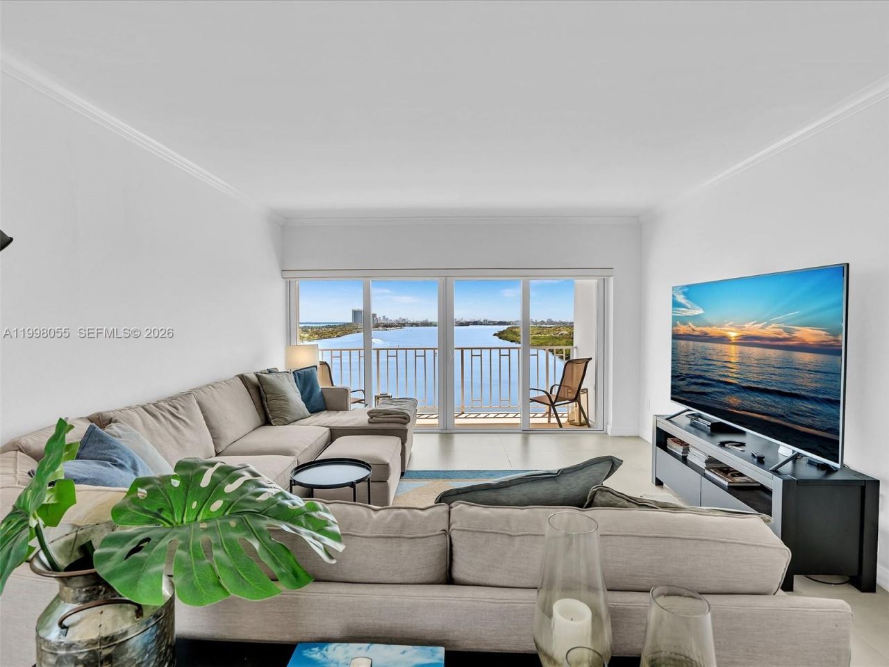 500 Bayview Dr, Unit 1132, Sunny Isles Beach, FL 33160 Photo