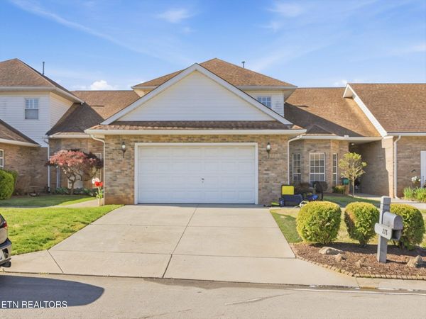 278 Royal Oaks Drive, Maryville, TN 37801