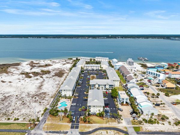 8436 Gulf Boulevard, UNIT 422, Navarre, FL 32566