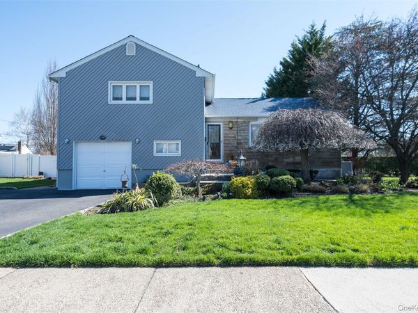 1797 Andrea Road , East Meadow, NY 11554