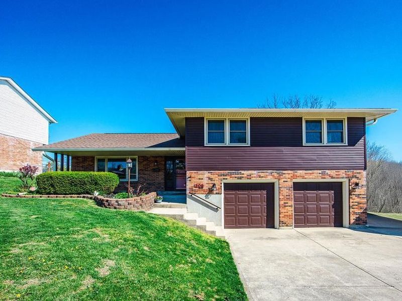 309 Bowman Drive, Fairborn, OH 45324 Photo 2