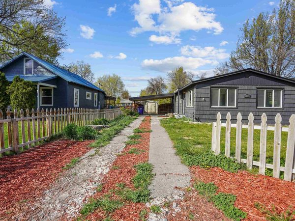 1213 E 8th Ave, Twin Falls, ID 83301