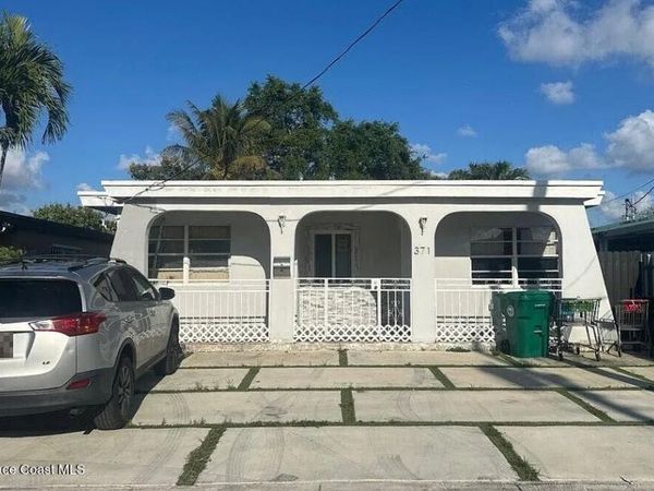 371 NW 59th Court , Miami, FL 33126