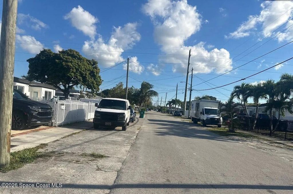 371 NW 59th Court , Miami, FL 33126 Photo